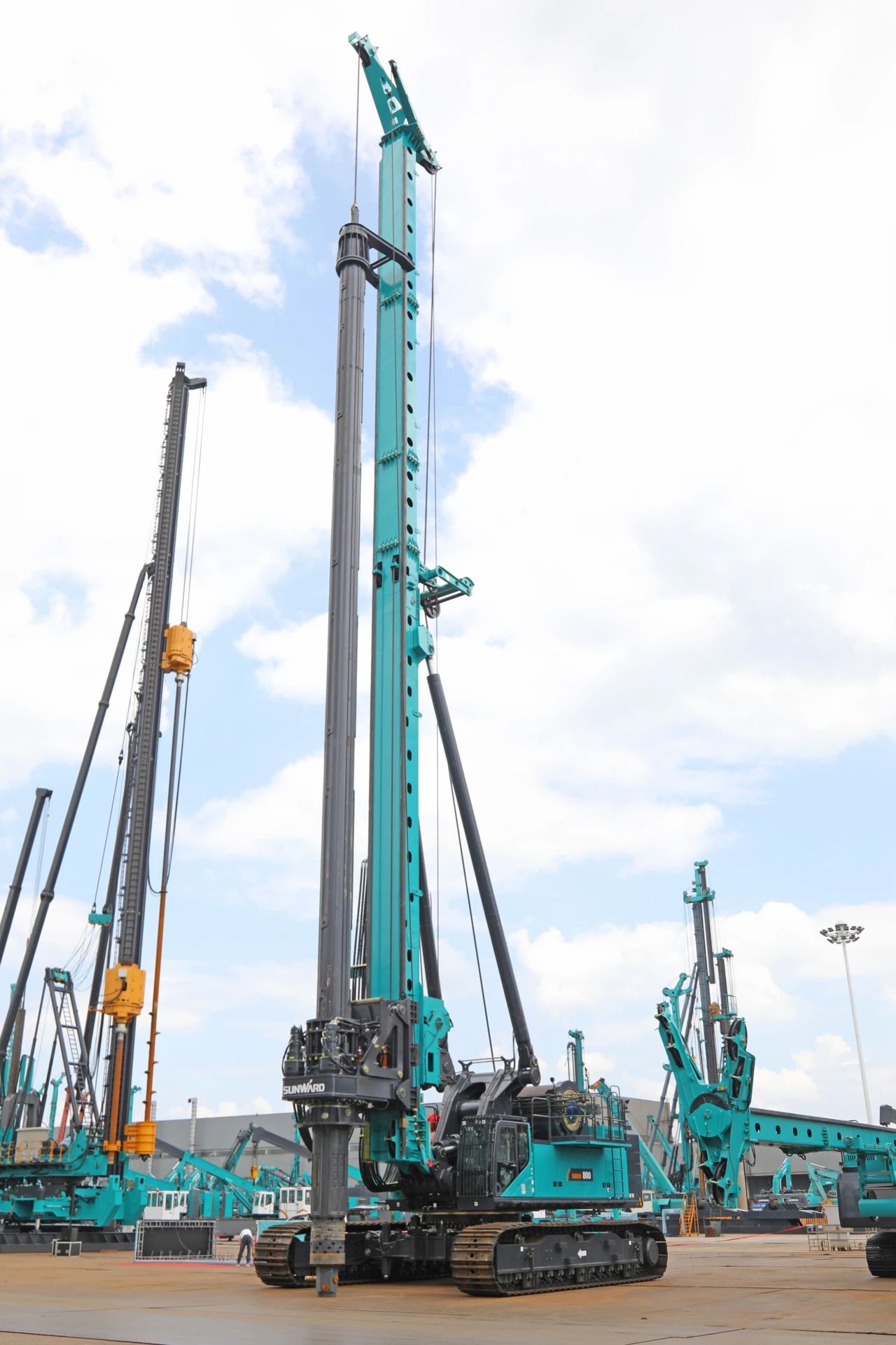 “破紀錄王者”再出征！山河智能SWDM800旋挖鉆機成功交機